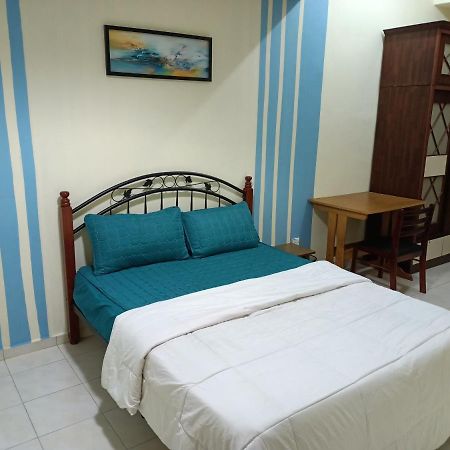 Oyo Home 90419 Sahar Guesthouse Malacca Bagian luar foto