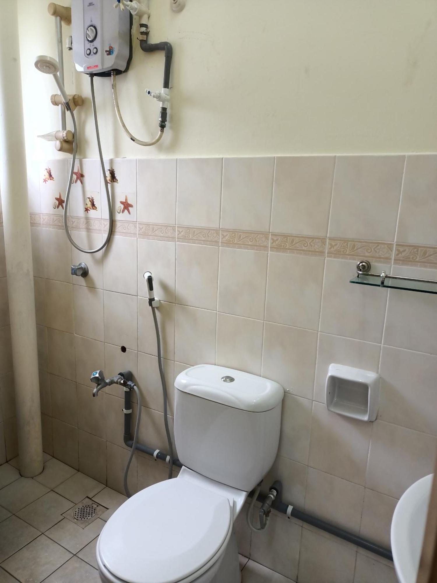 Oyo Home 90419 Sahar Guesthouse Malacca Bagian luar foto