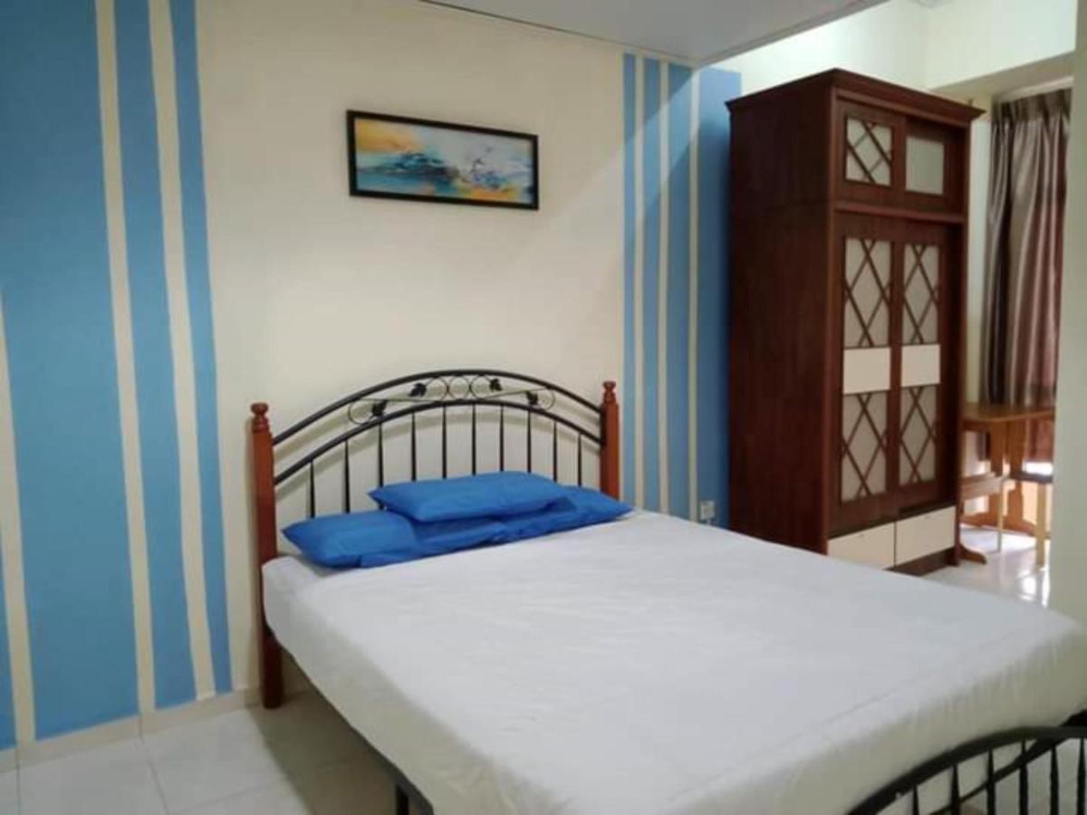 Oyo Home 90419 Sahar Guesthouse Malacca Bagian luar foto