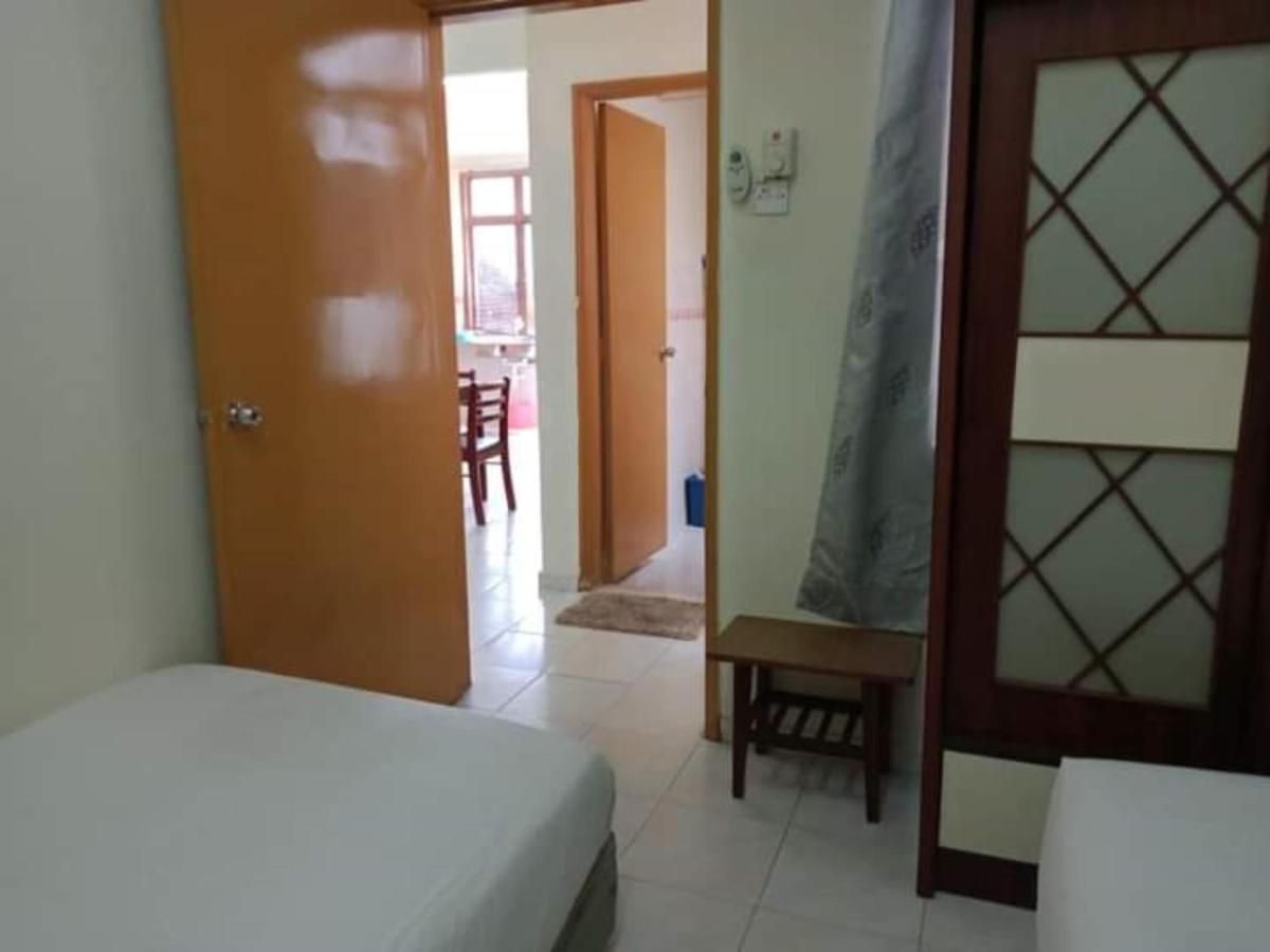 Oyo Home 90419 Sahar Guesthouse Malacca Bagian luar foto